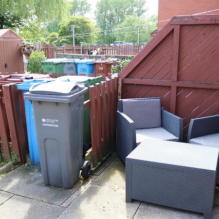 Cosy 2 Bed With Parking Near Piccadilly, Etihad Stadium And Coop Live Sleeps Up To 5 Villa Manchester Exterior photo